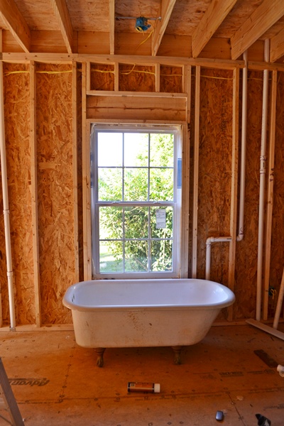 Bathroom Windows To Cover Or Not, Bathtub With Window Above It
