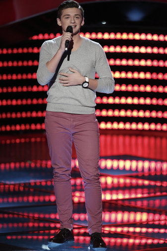 THE VOICE -- "Blind Auditions" -- Pictured: Jonathan Hutcherson -- (Photo by: Tyler Golden/NBC)