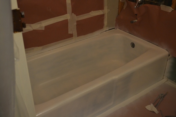 Bathtub Reglazing Mandy S Blue, How To Shim A Cast Iron Bathtub