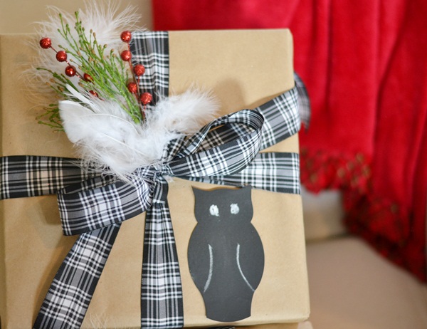 Owl Themed Gift Wrapping and DIY Ornament