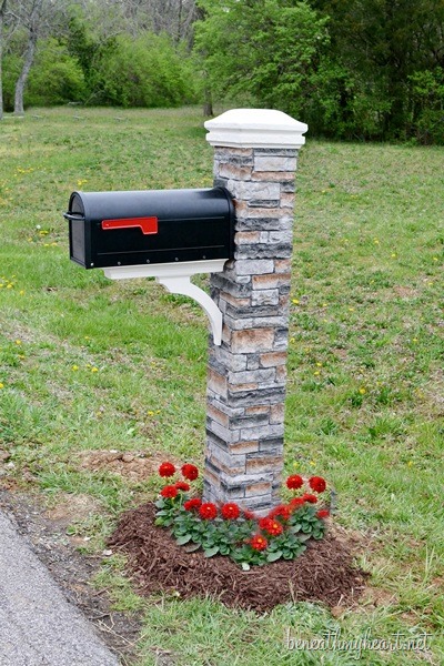 Mailbox makeover {Improving Curb Appeal}