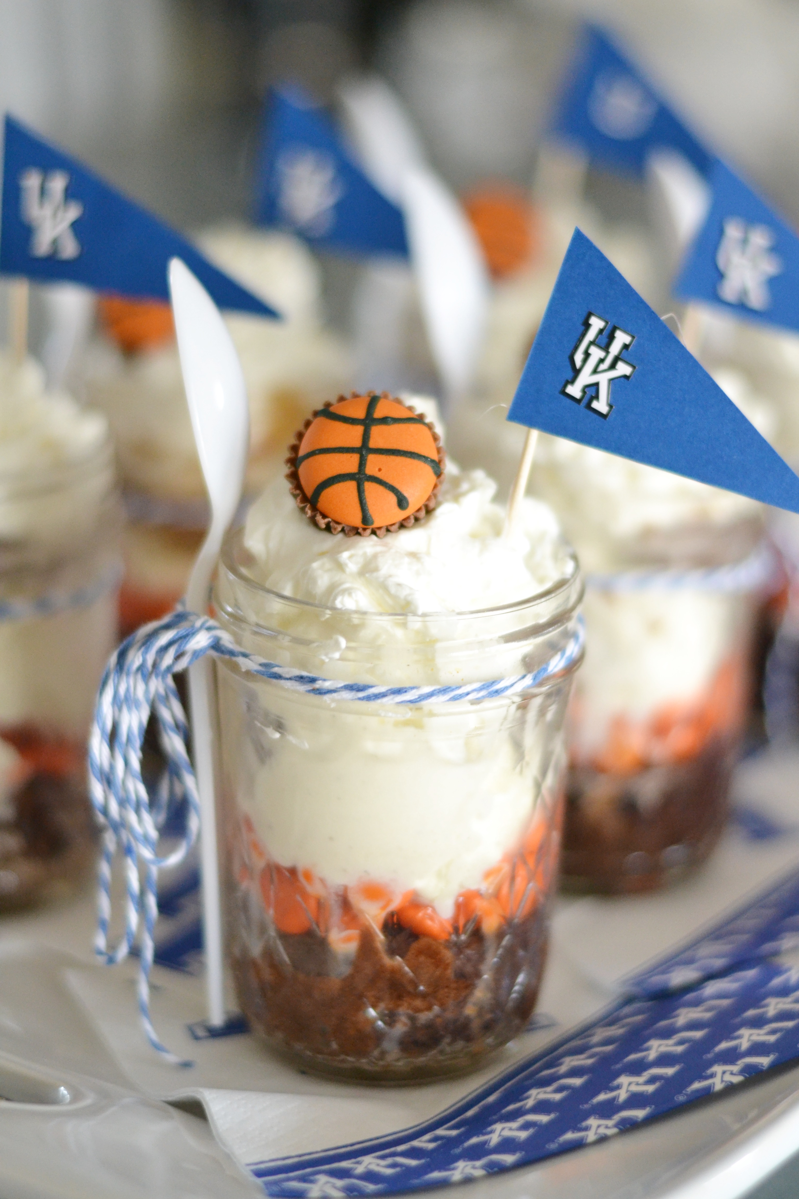 March Madness Buzzer Beater Brownie Sundaes!