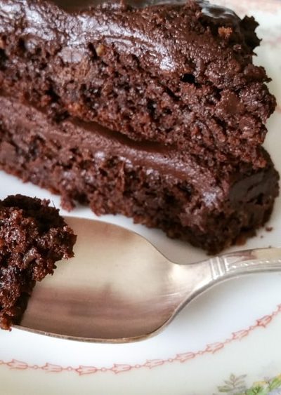 Healthy Dark Chocolate Cake & Fudge Frosting {Meet Abigail!}