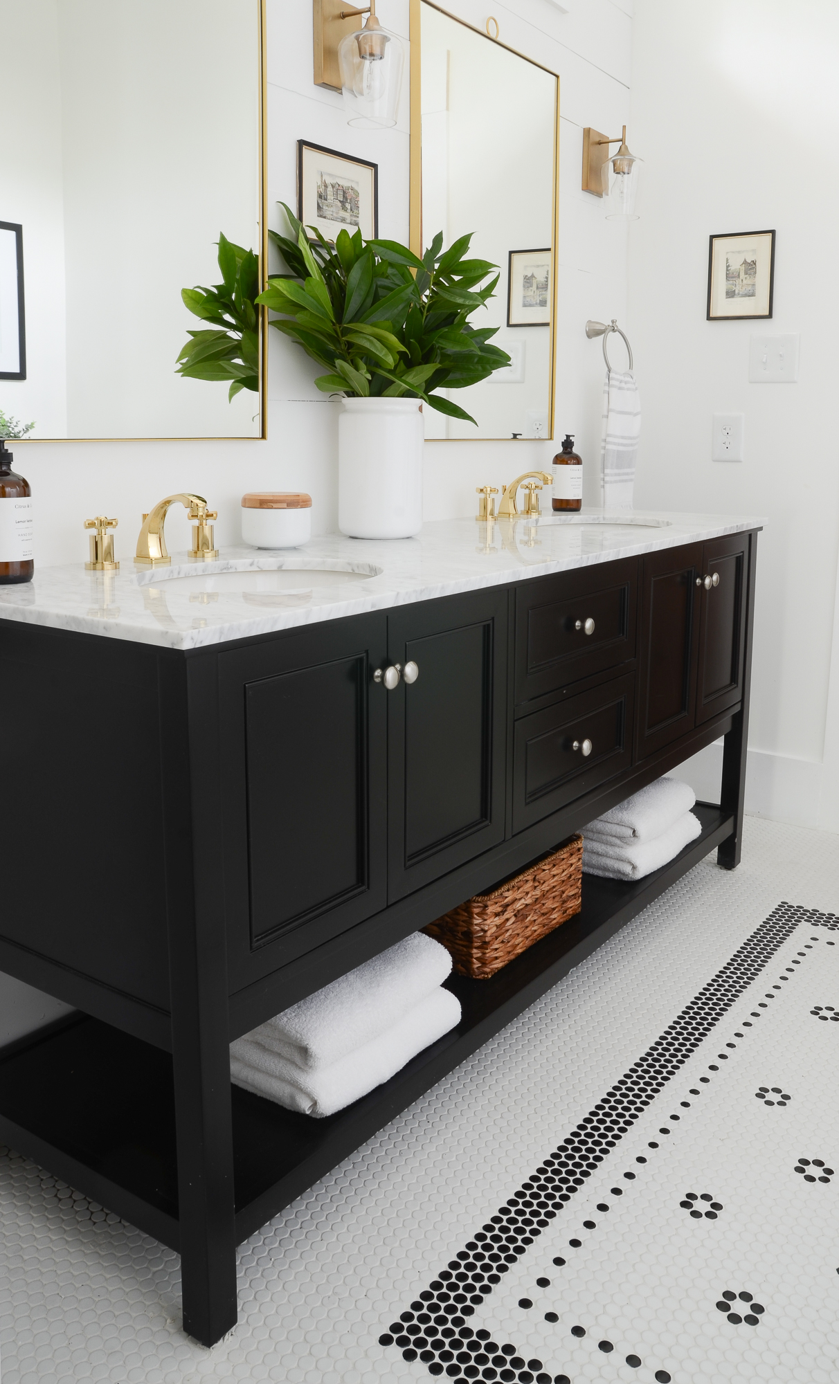 Our Wilmore House Bathroom Makeover REVEAL! {Wayfair One Room Reno}